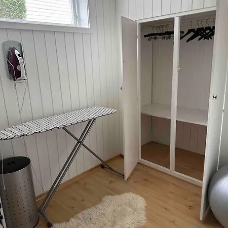 アパート Nyoppusset Og Romslig Med 6 Soveplasser I Et Familievennlig Omrade サルプスボルグ