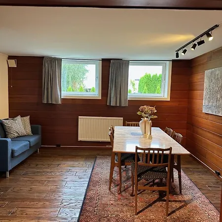 アパート Nyoppusset Og Romslig Med 6 Soveplasser I Et Familievennlig Omrade サルプスボルグ