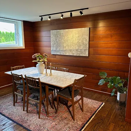 Nyoppusset Og Romslig Med 6 Soveplasser I Et Familievennlig Omrade アパート *