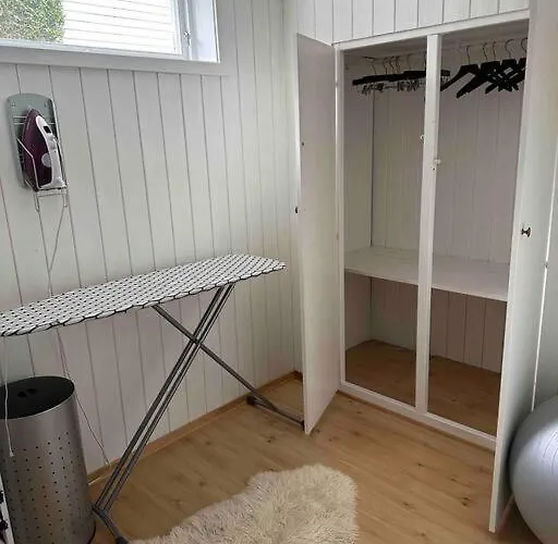 Leilighet Nyoppusset Og Romslig Med 6 Soveplasser I Et Familievennlig Område Sarpsborg