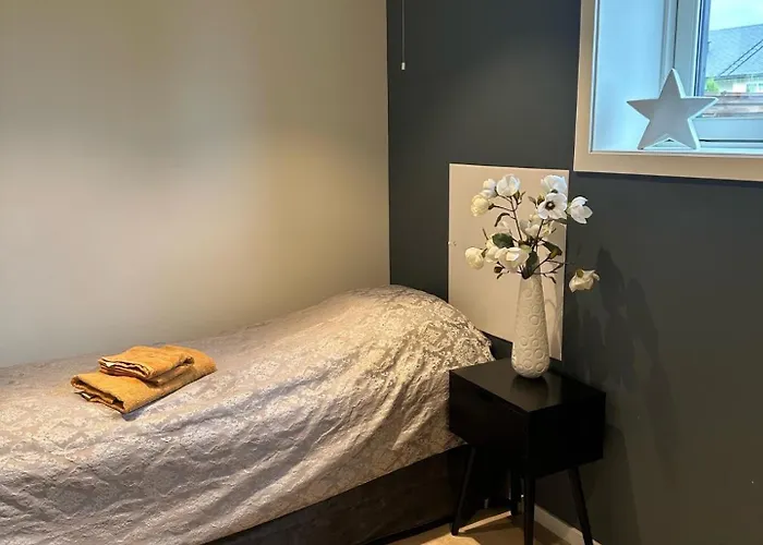 Nyoppusset Og Romslig Med 6 Soveplasser I Et Familievennlig Område Leilighet *